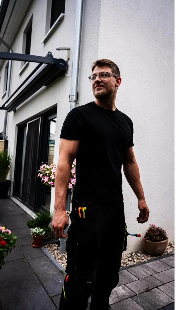 Techniker von FES bei einem Kundeneinsatz